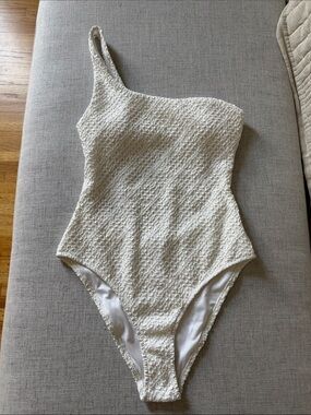 Mango Cream Textured One-Shoulder Swimsuit
